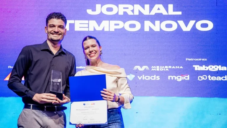 Gabriel Almeida, editor-chefe do Tempo Novo, na premiação do Brasil Publisher Awards 2025 (BPA). Crédito: Everton Bento