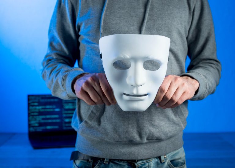 Deepfakes disparam 308%: veja como identificar vídeos falsos nas eleições