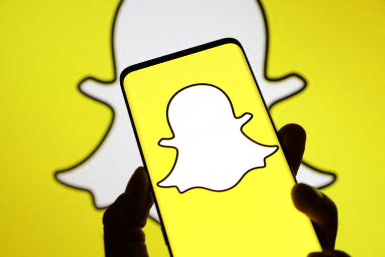 Vício em redes sociais: Snapchat vai a julgamento nos EUA — entenda o caso