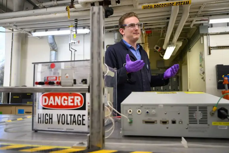Boom da inteligência artificial: por que a tinta cinza virou item de luxo nos data centers