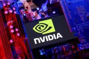 IA na Europa: CEO da Nvidia celebra potencial do continente cercado por patos-robôs